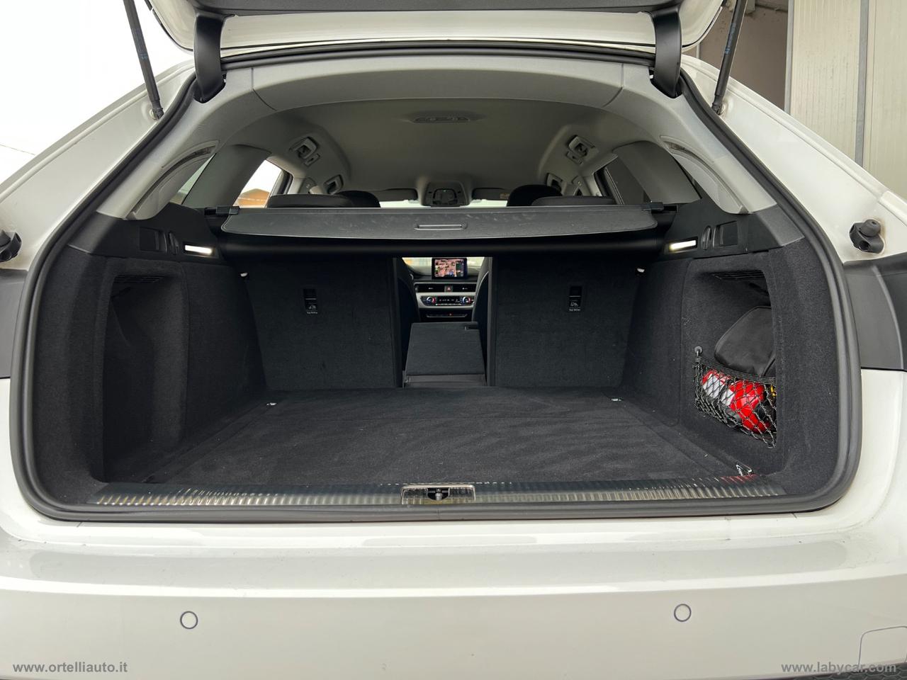 AUDI A4 Avant 30 TDI S tronic Business