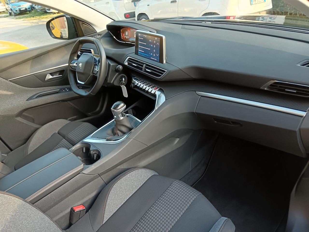 Peugeot 3008 BLUEHDI 130CV BUSINESS PERFETTA