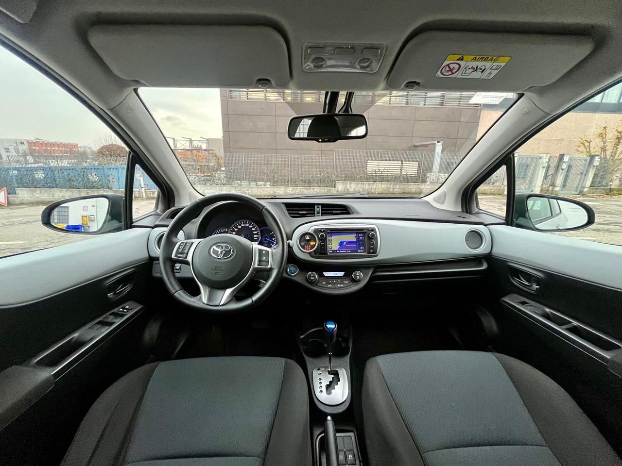 Toyota Yaris 1.5 Hybrid 104.000km 2013 perfetta