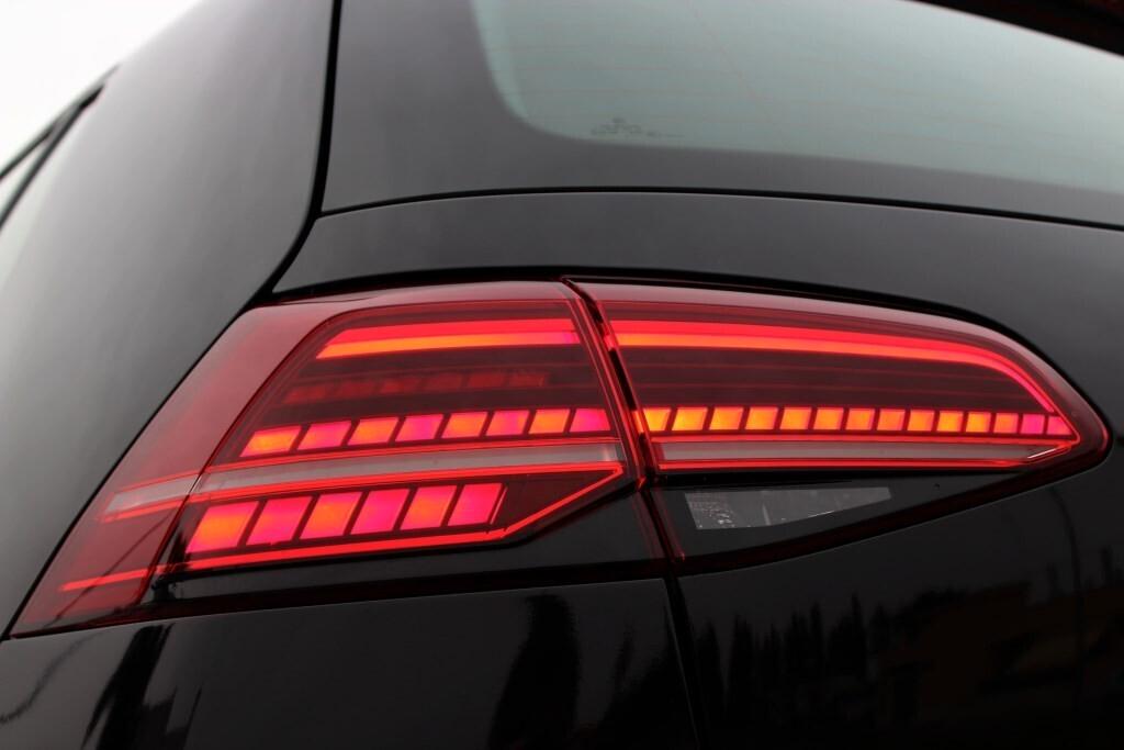VOLKSWAGEN Golf 1.6 TDI DSG *FULL LED *KEYLESS