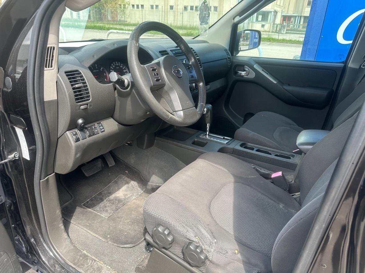 Nissan Navara 2.5 dCi 4 porte Double Cab LE