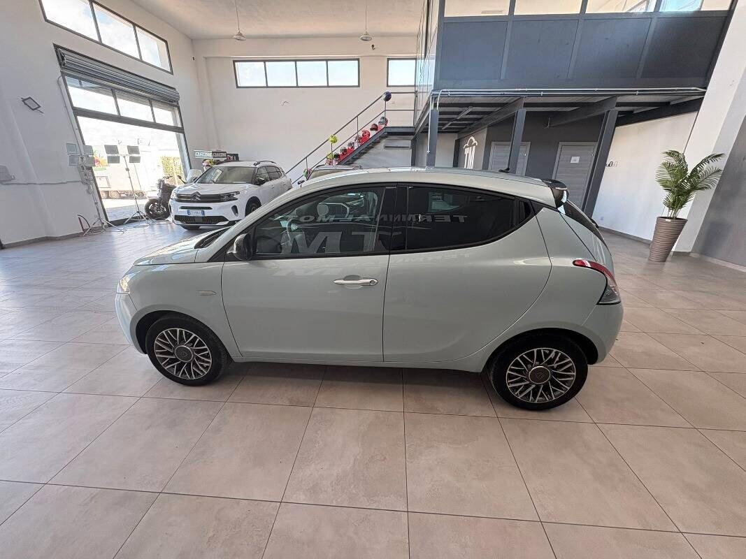 Lancia Ypsilon 1.0 FireFly 5 porte S&S Hybrid Gold