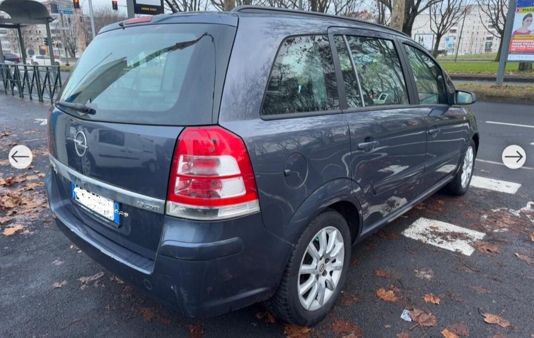 Opel Zafira 1.6 16V VVT Cosmo 116CV 7 POSTI