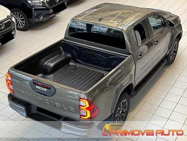 TOYOTA Hilux 2.8 D A/T 4 porte Double Cab Invincible