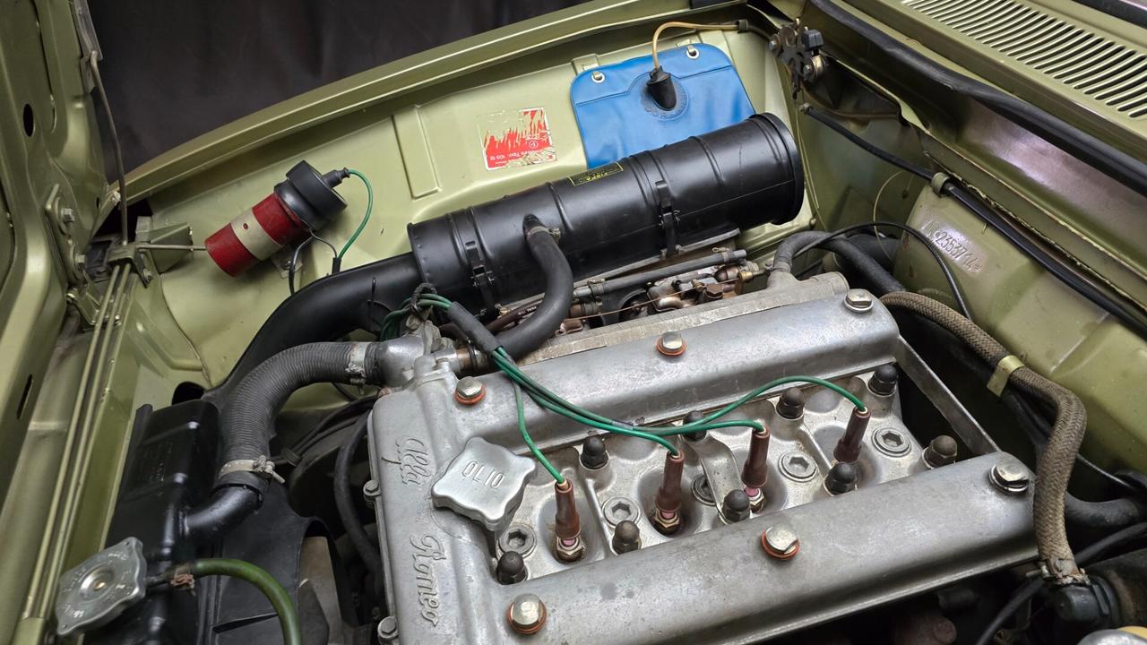 Alfa Romeo 2000 anno 1974 certificabile ASI