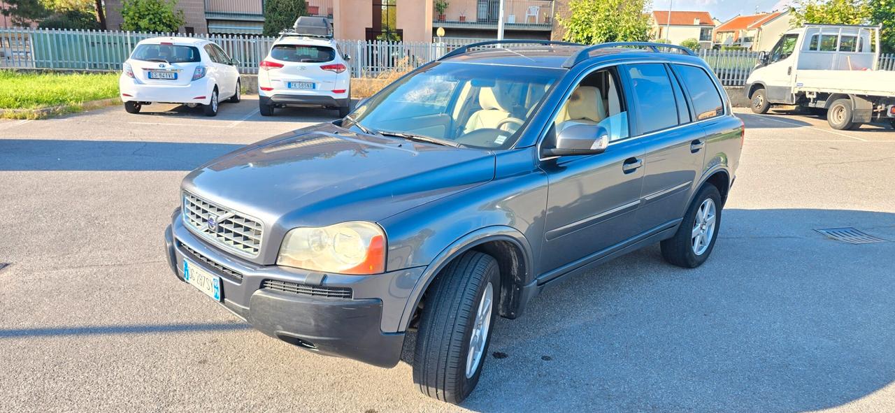 Volvo XC 90 XC90 2.4 D5 185 CV aut. AWD Executive
