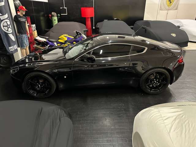 Aston Martin Vantage Coupe 4.3 V8 sportshift black pack