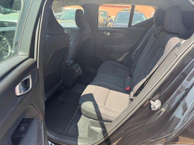 VOLVO XC40 T2 Momentum Pro (AUTOCARRO N1)
