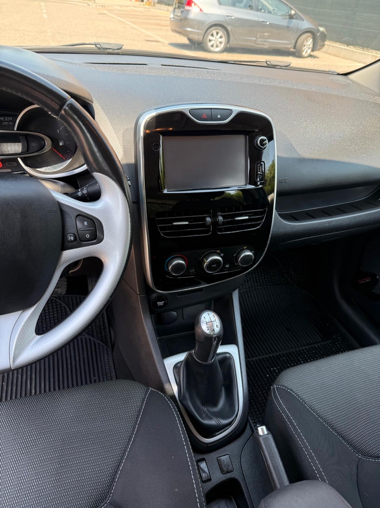 Renault Clio 1.5 dci -NAV. - NEOP. - 12 MESI DI GARANZIA -