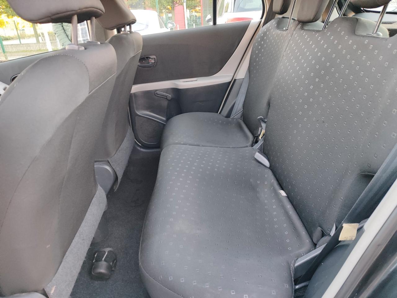 Toyota Yaris 1.0 5 porte