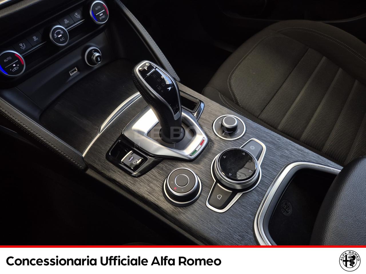 Alfa Romeo Stelvio 2.2 t rwd 160cv auto