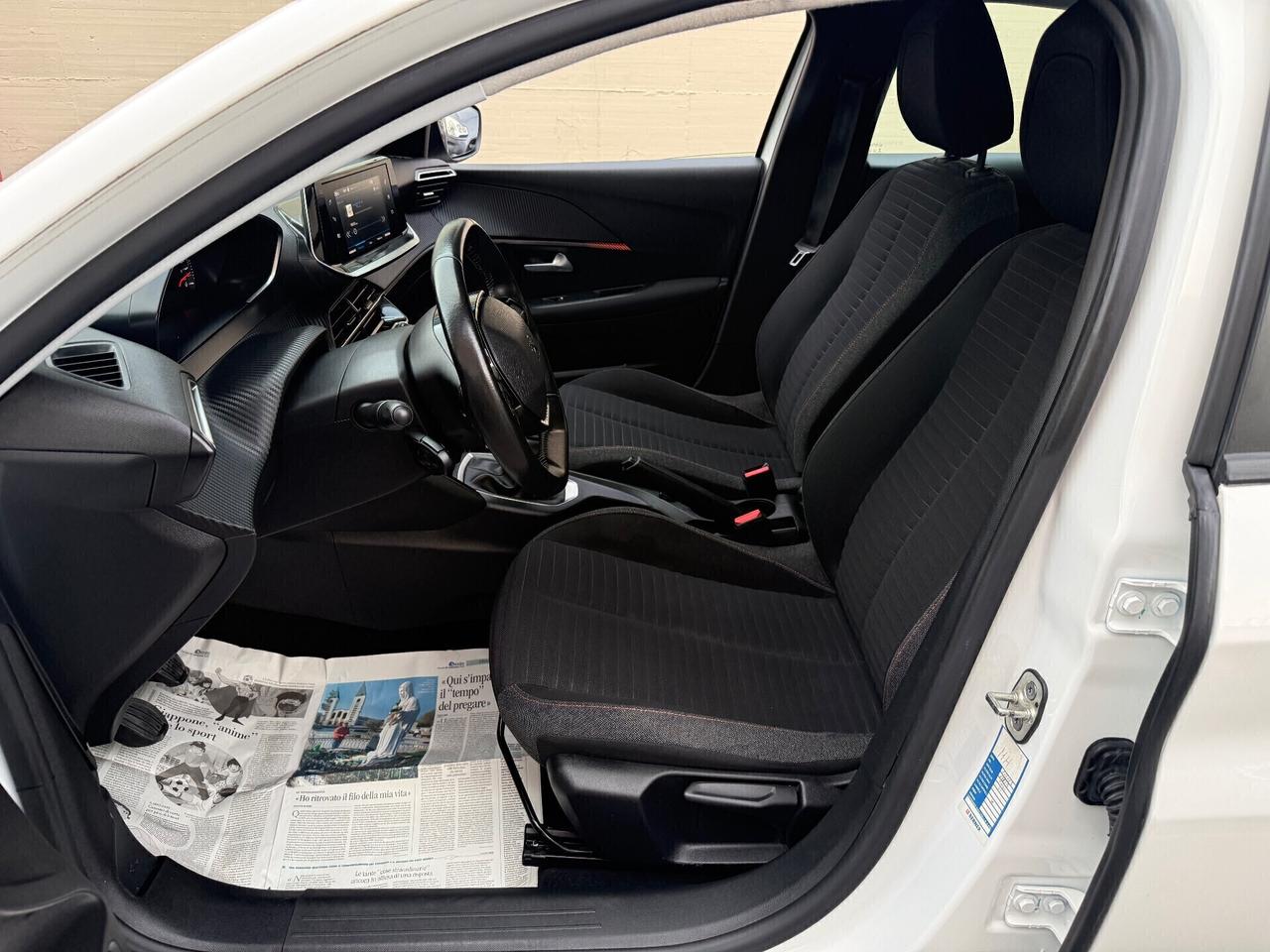 Peugeot 208 1.2benzina - 2020
