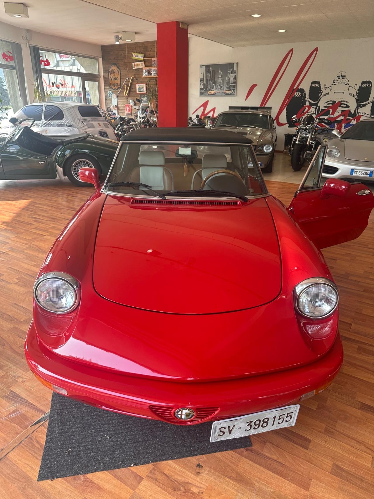 Alfa Romeo Spider 1.6