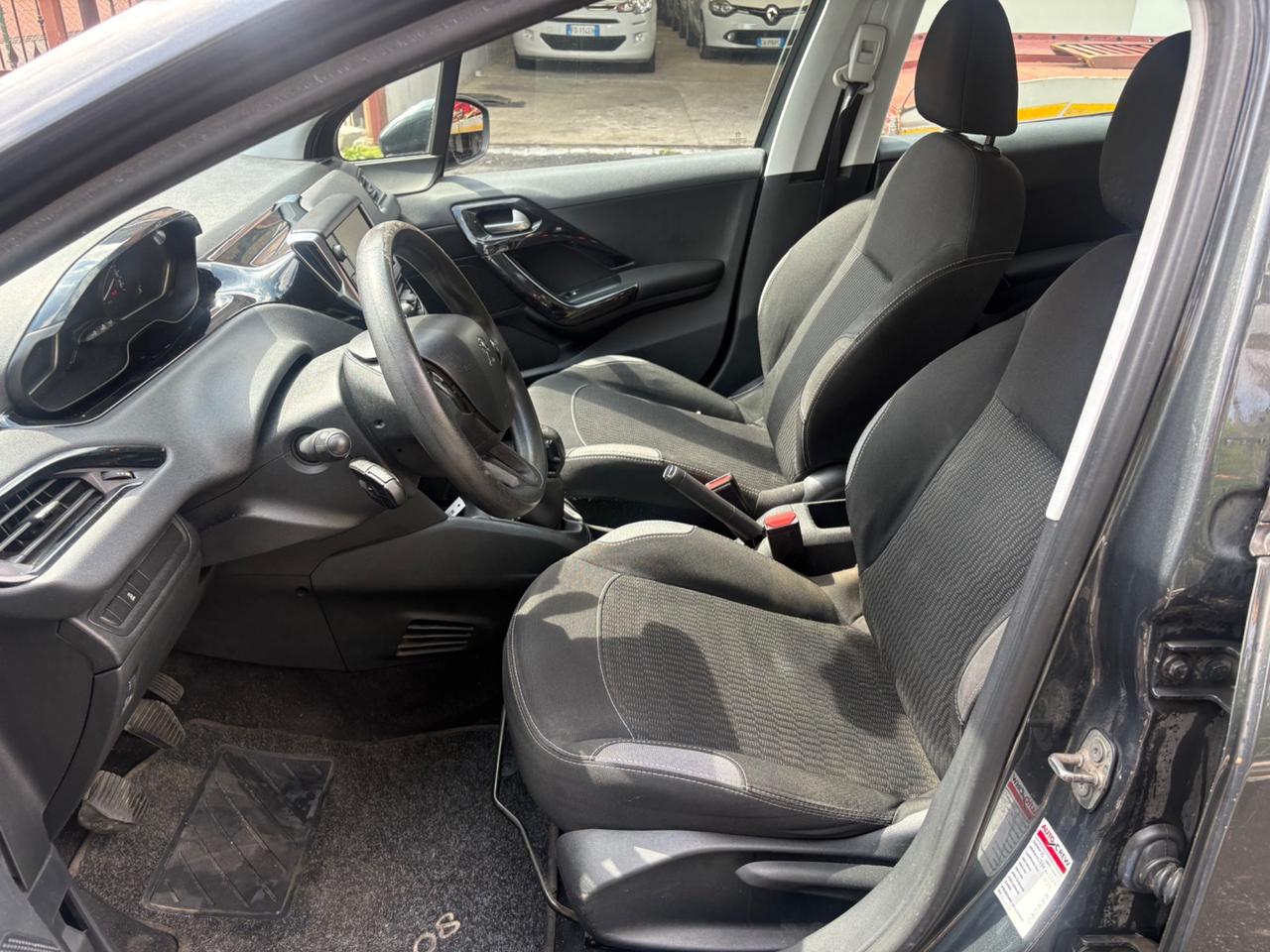 Peugeot 208 PureTech 82 5 porte Allure