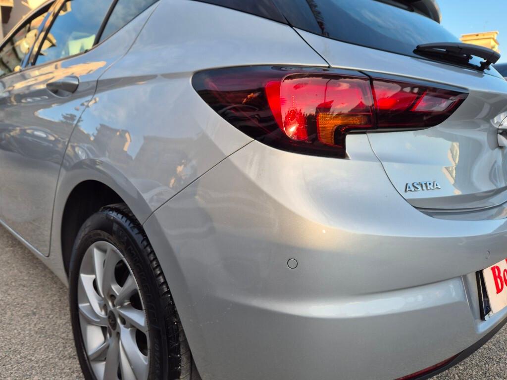 Opel Astra 1.5 CDTI 105 CV BERLINA 5 porte