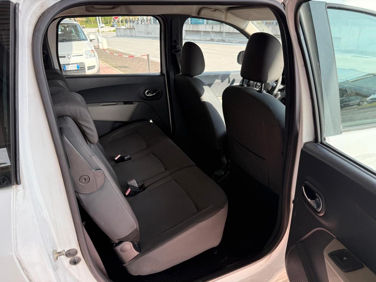 Dacia Lodgy 1.6 8V 85CV 5 posti Lauréate