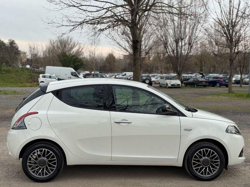 Lancia Ypsilon 1.2 69 CV 5 porte "GOLD"