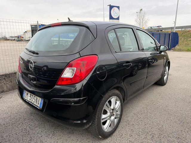 OPEL Corsa 1.2 5 porte Cosmo