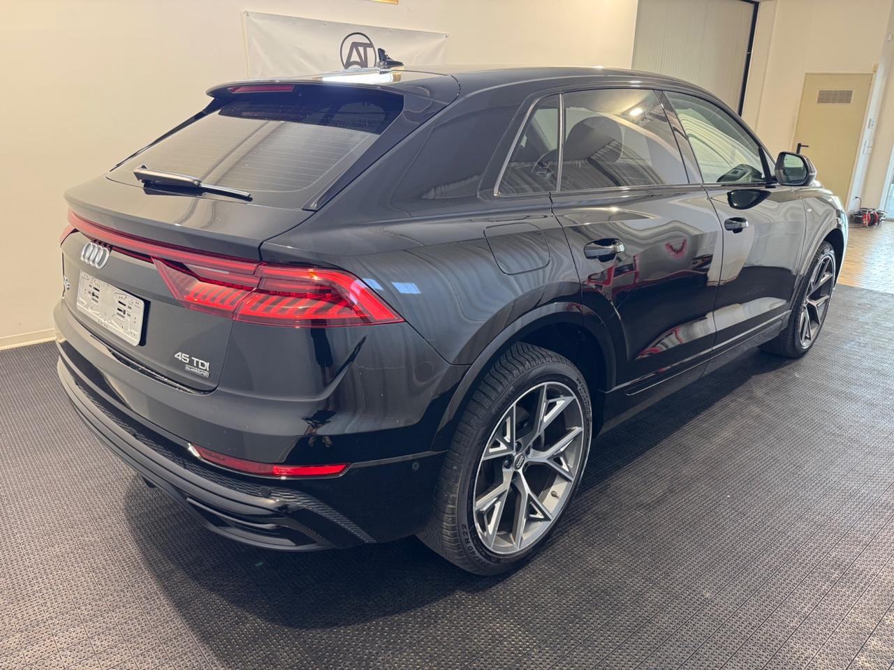 Audi Q8 45 TDI quattro tiptronic Sport