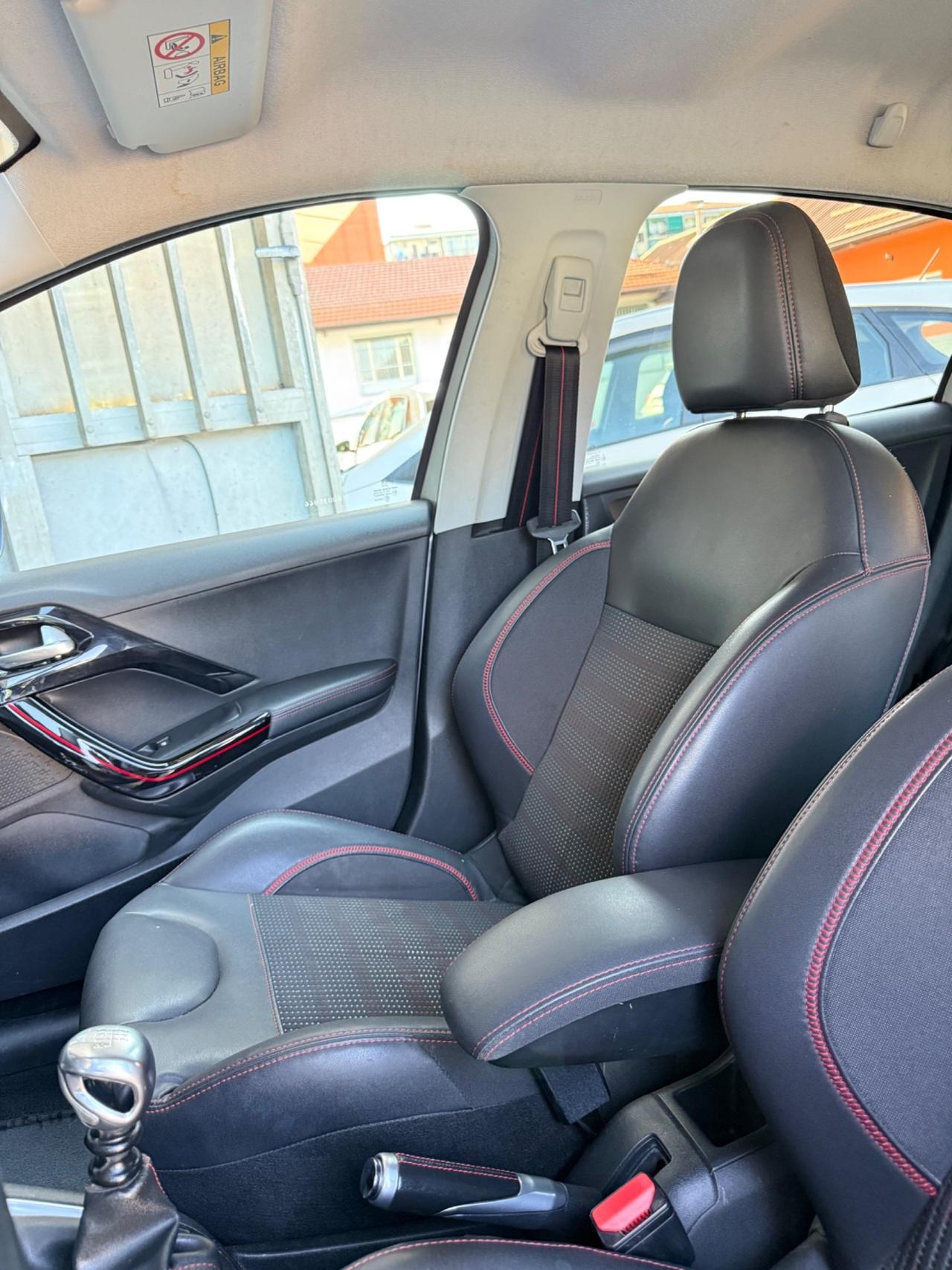 Peugeot 208 BlueHDi 5 porte GT Line