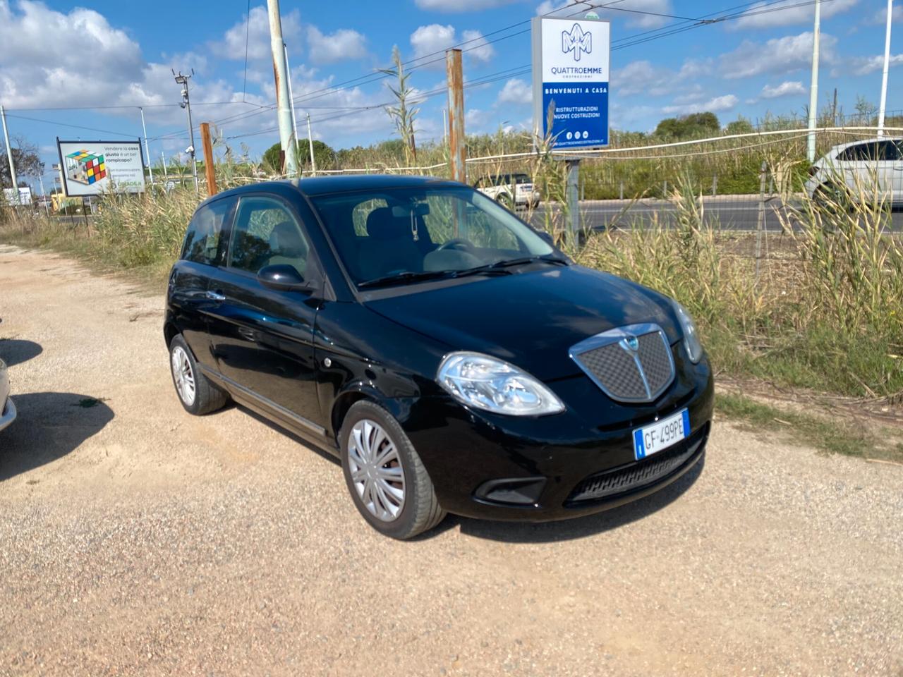 LANCIA YPSILON 1.2 180.000 KM ADATTA NEOPATENTATI