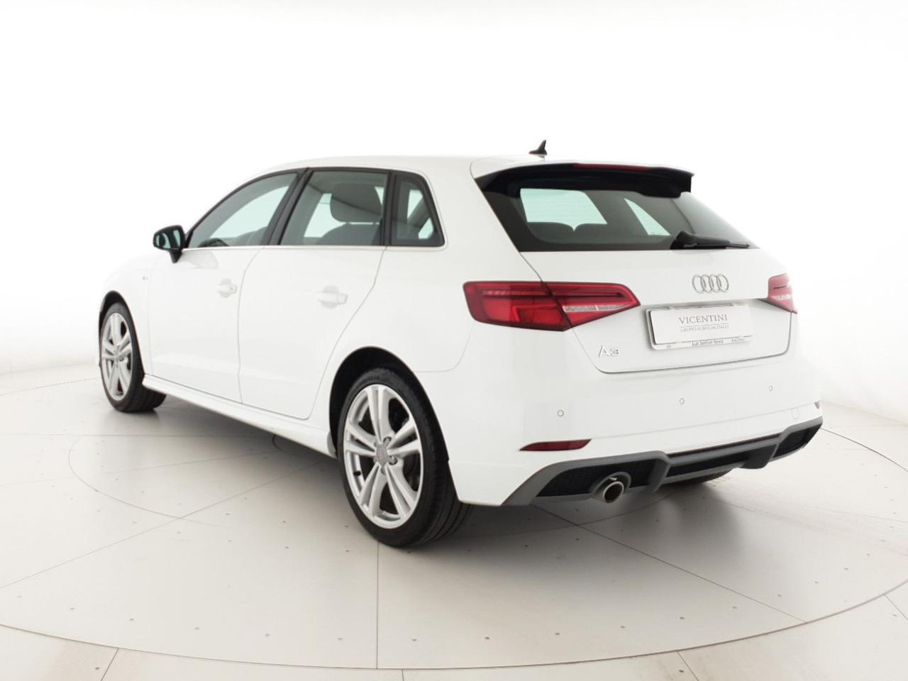 Sportback 30TDI 116CV Admired