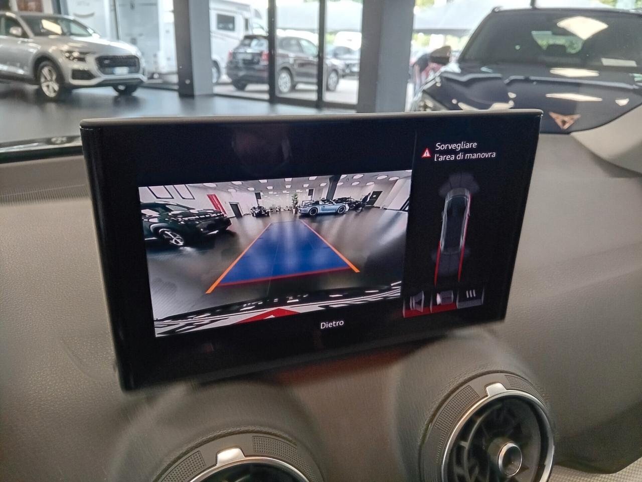 Audi Q2 30 TFSI Business Advanced Prestige