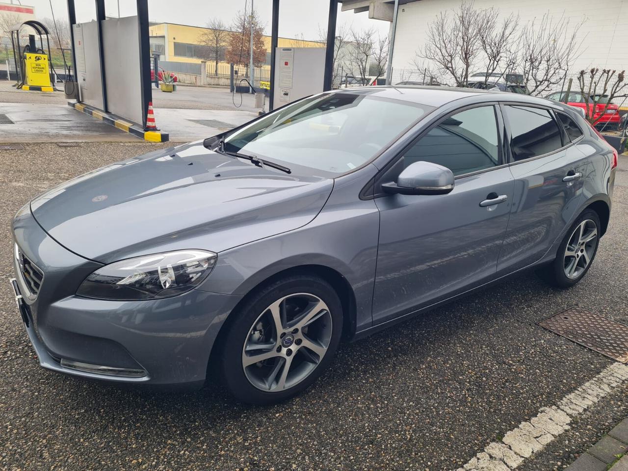 Volvo V40 T3 R-design Kinetic