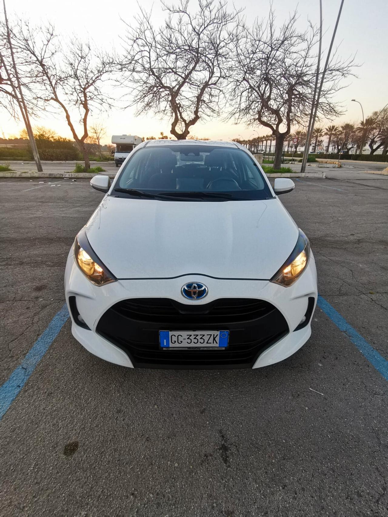 Toyota Yaris 1.5 Hybrid 5 porte Lounge