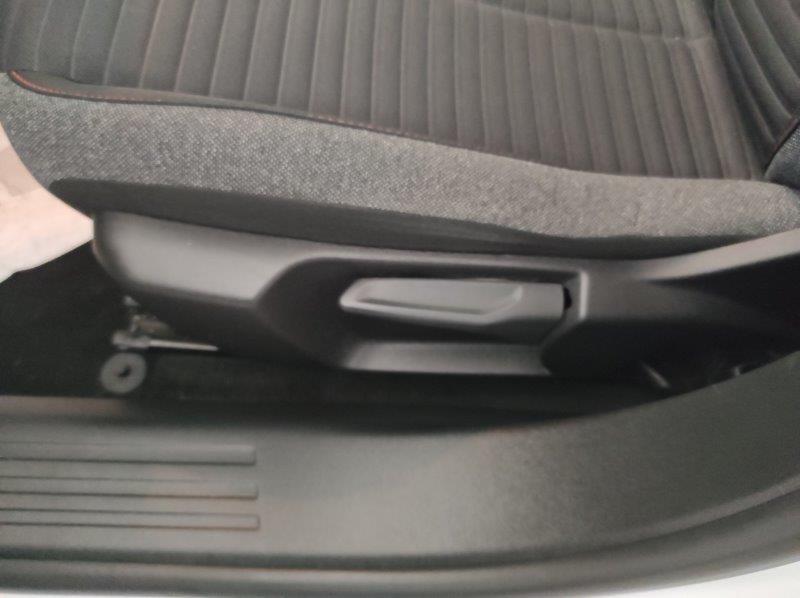 PEUGEOT 2008 2ª serie - 2008 BlueHDi 110 S&S Active Pack