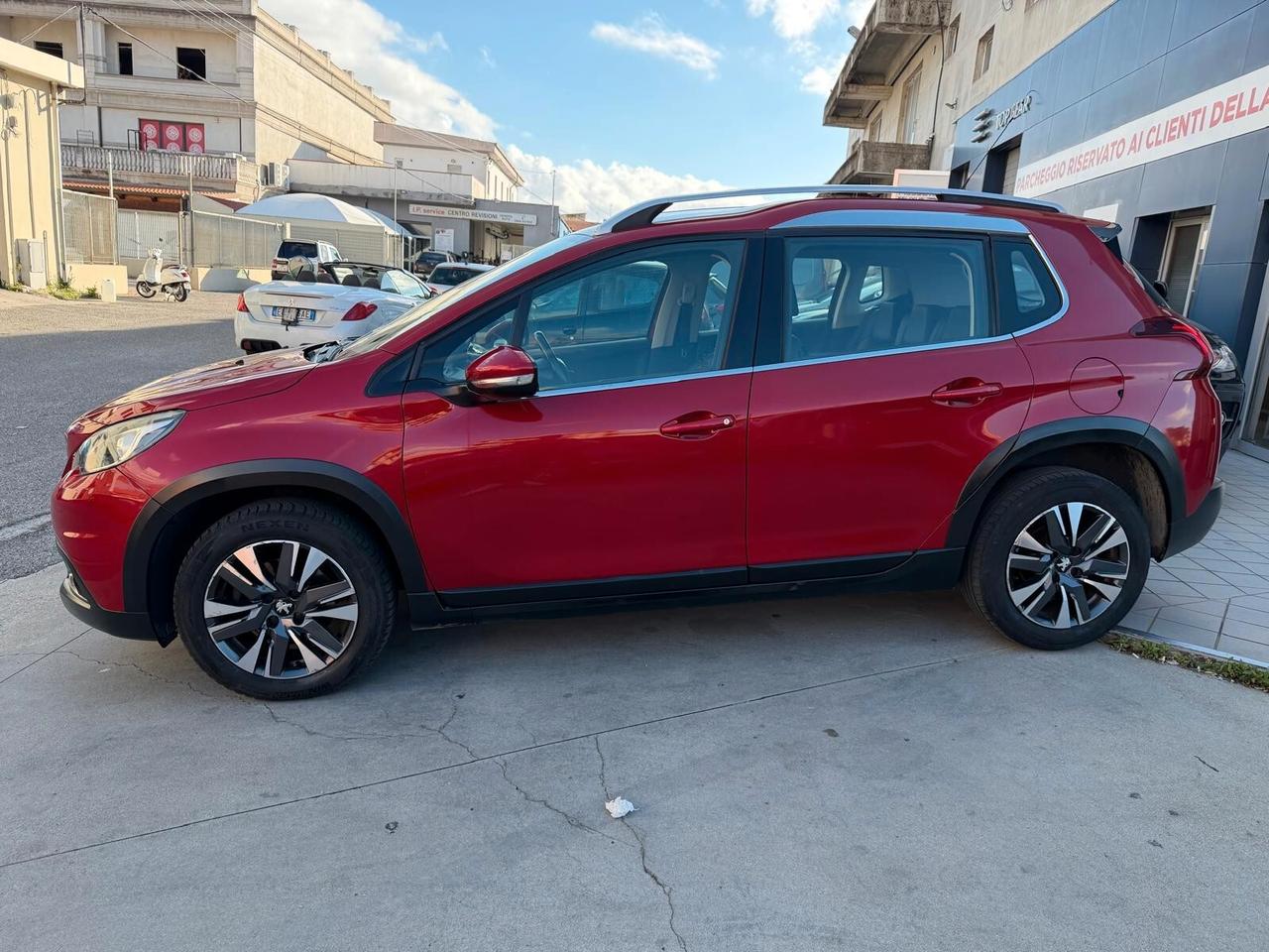 Peugeot 2008 BlueHDi 100 ALLURE