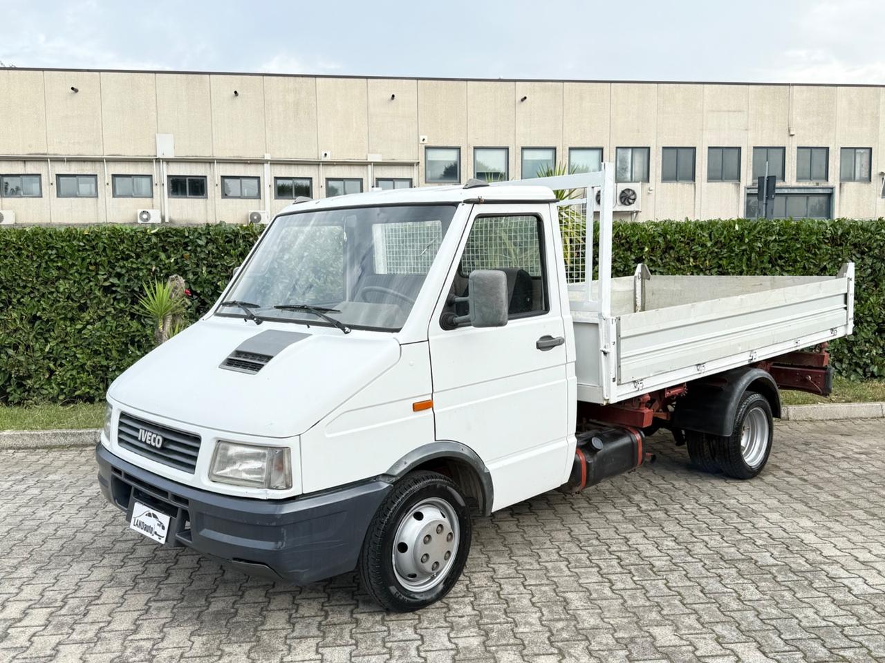 Iveco Daily 35-8 2.5 D RIBALTABILE TRILATERALE