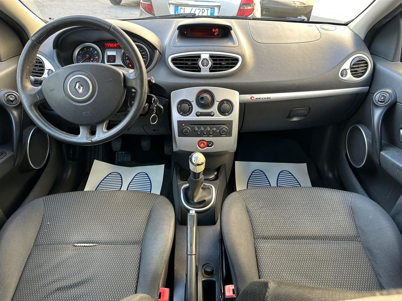 Renault Clio 1.2 16V 5 porte Rip Curl BENZINA NEOPATENTATI