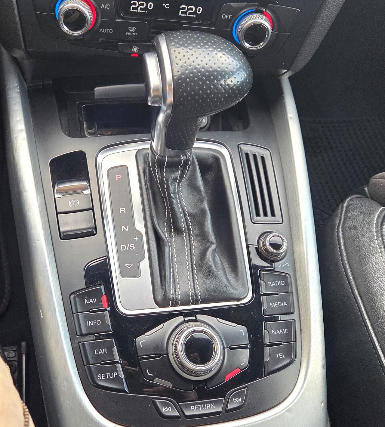 Audi Q5 2.0 TDI 190 CV S-LINE FULL NAVI CERCHI 19 GARANZIA