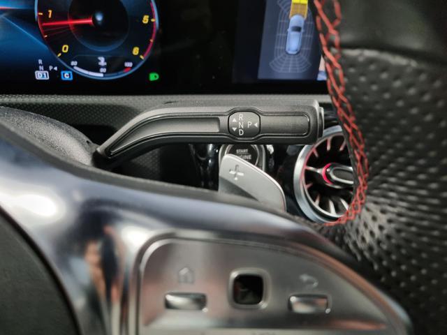 MERCEDES-BENZ A 180 d Automatic Premium