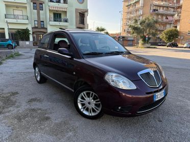 Lancia Ypsilon 1.3 MJT 90 CV Oro Plus