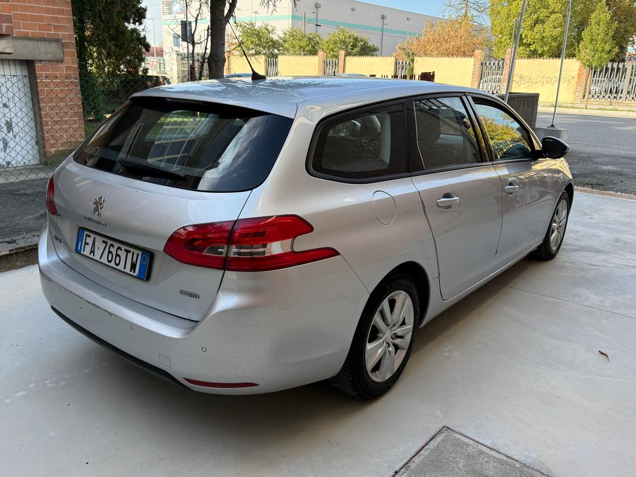 Peugeot 308 BlueHDi 120 S&S SW Business