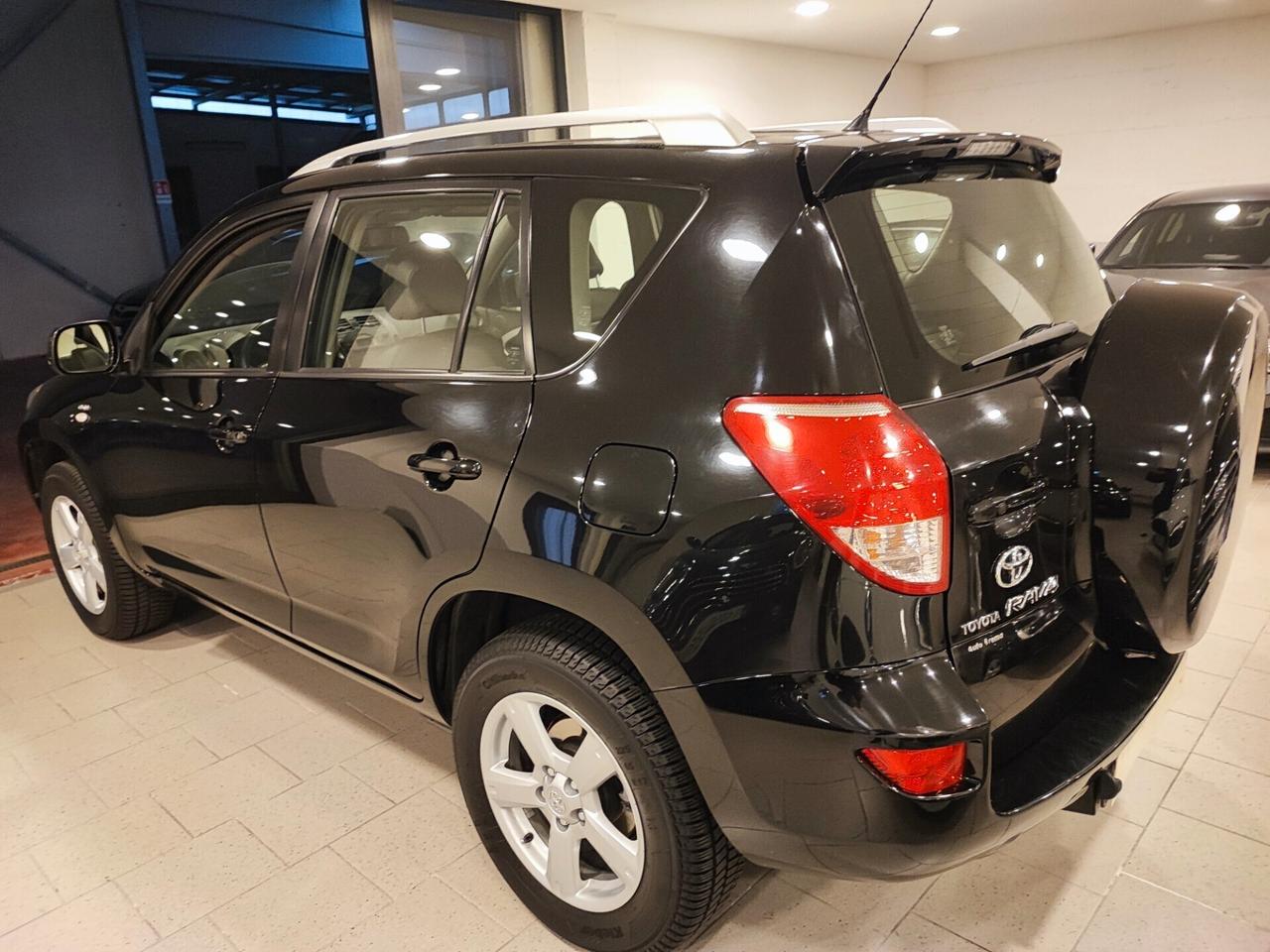 Toyota RAV 4 RAV4 2.2 D-4D 136 CV Luxury