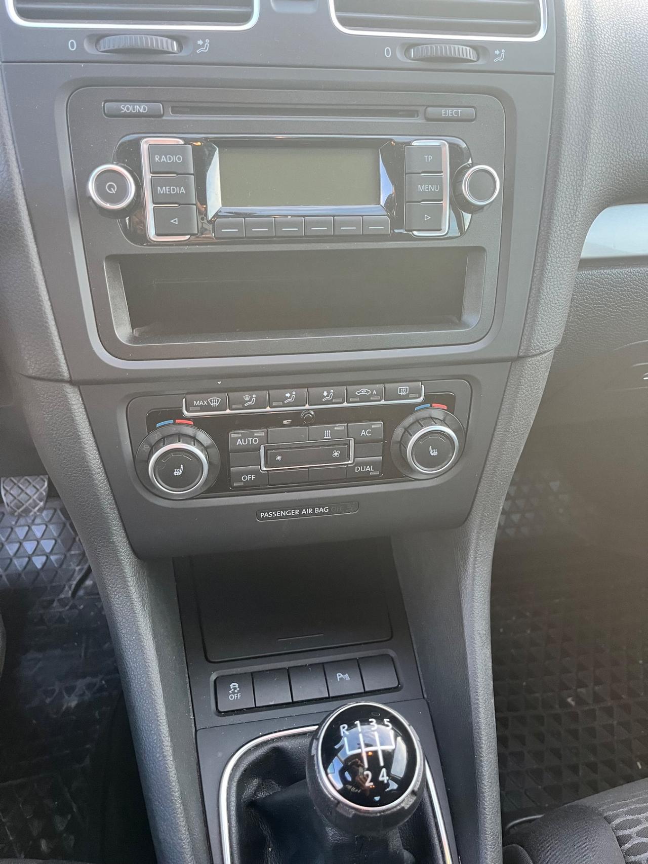 Volkswagen Golf 1.6 TDI DPF 5p. Con gancio traino