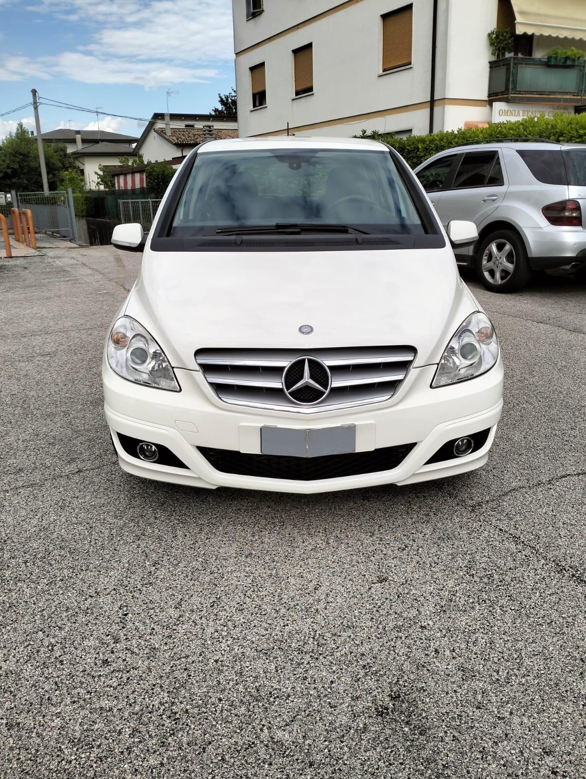 Mercedes-benz B 180 Benz Premium
