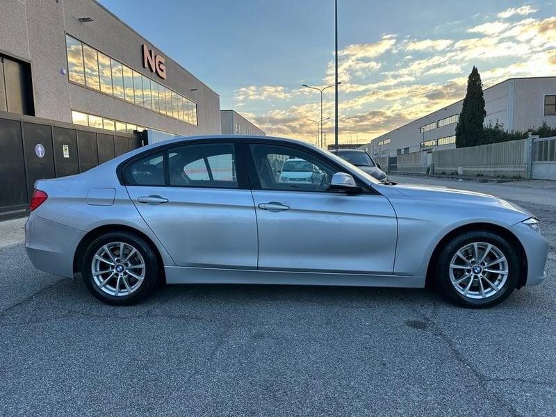 BMW Serie 3 320 d Business aut. 184cv