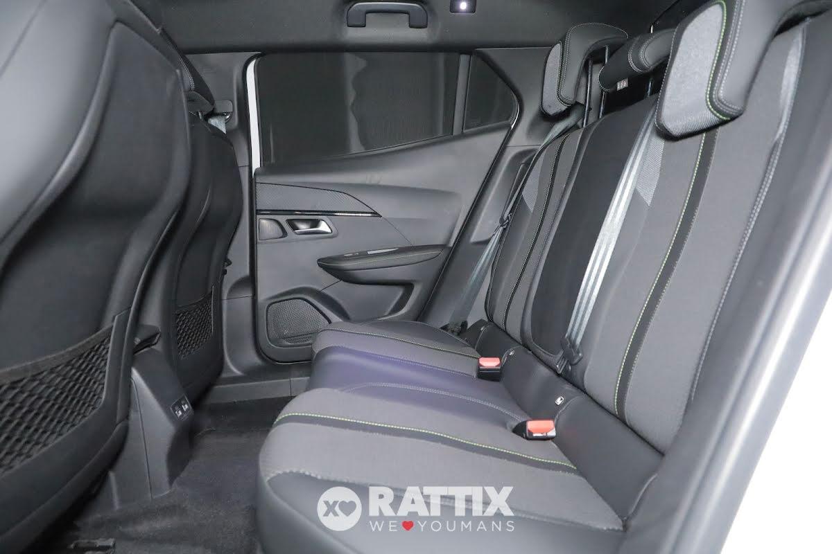 Peugeot e-2008 motore elettrico 100kW GT