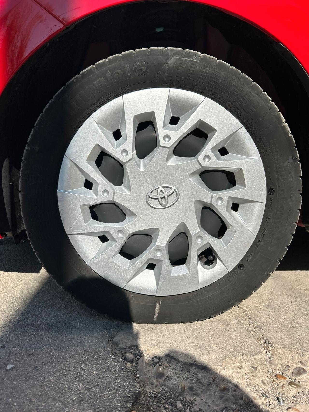 Toyota Aygo Connect 1.0 VVT-i 72 CV 5 porte x-clusiv