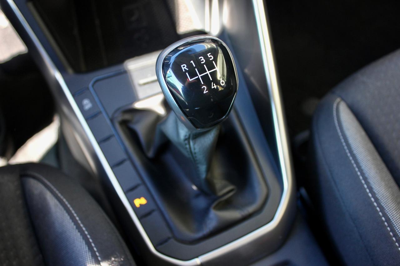 Volkswagen Taigo Life 1.0 TSI 110CV virtual cockpit navy sensori