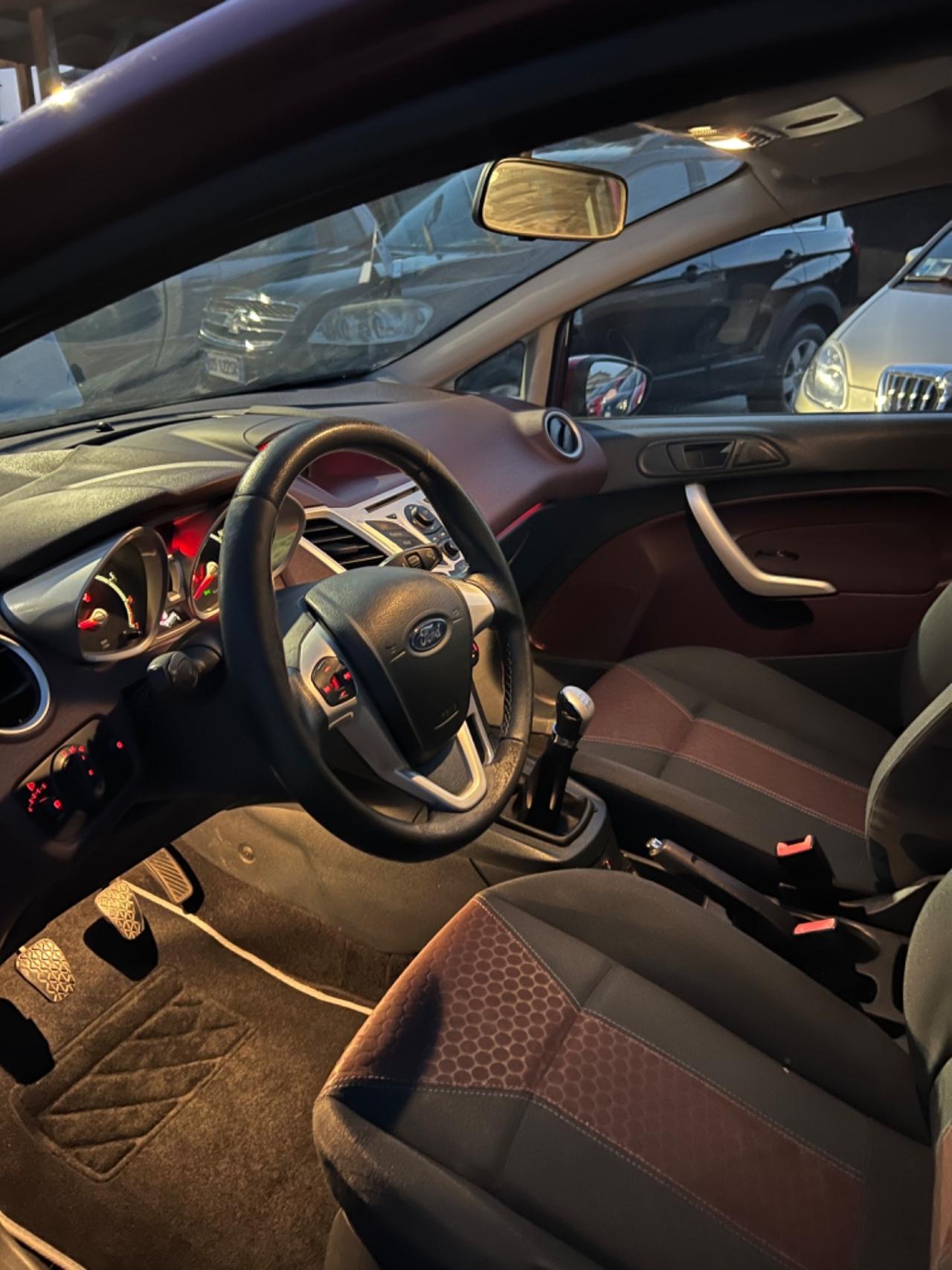 Ford Fiesta 1.4 5 porte Bz.- GPL Titanium