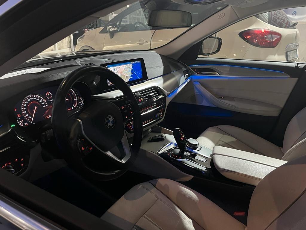Bmw 520 d xDrive Touring Luxury