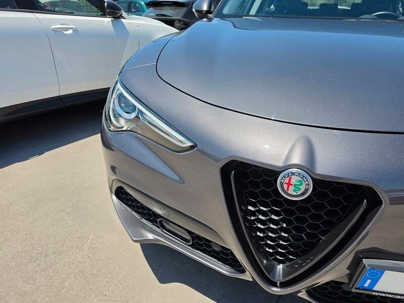 ALFA Stelvio 2.2 TD 190 AT8 Q4 Sprint NAV XENO CAM