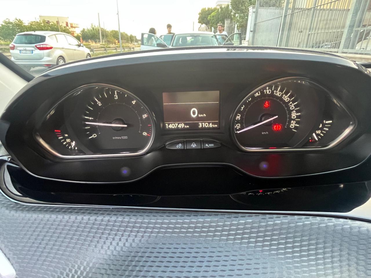 Peugeot 2008 BlueHDi Allure Unipro 2015