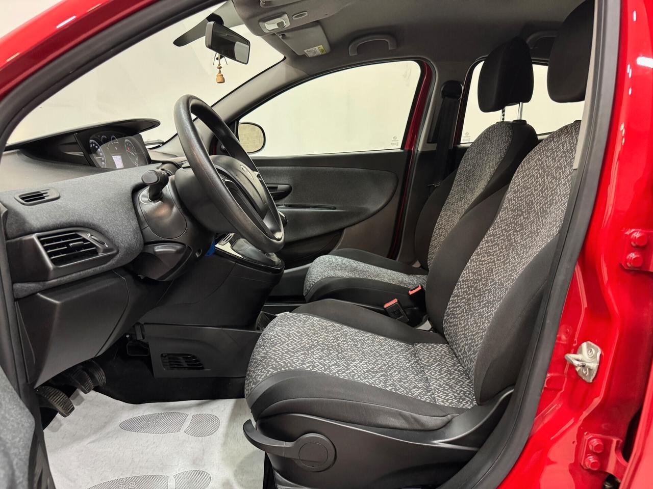 Lancia Ypsilon 1.0 FireFly 5 porte S&S Hybrid Ecochic Gold