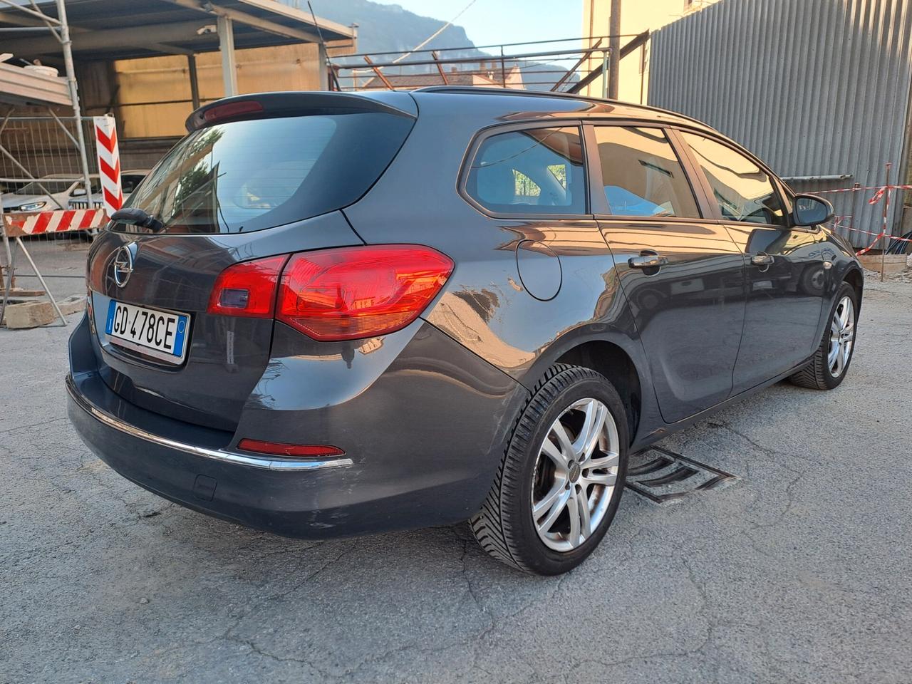 OPEL ASTRA 1.4 GPL TECH *BOMBOLA 2036*